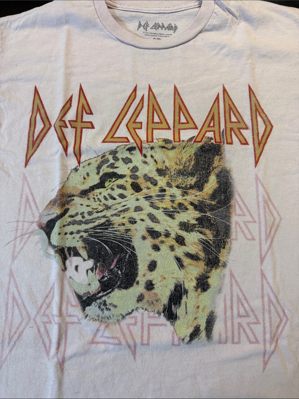 Def Leppard Leopard Graphic Tee - Light pink with perfect distressed look